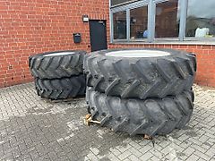 BKT 520/85R42 // 480/70R30