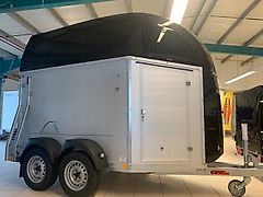 Pferdeanhänger Böckmann Champion R SattelkammerFlügeltürkombinati