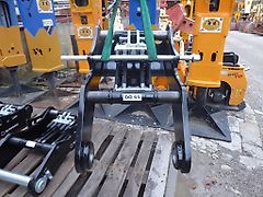 Oilquick - SW-Adapter OQ 65 orig. 4 Leitungen - für Hydraulik-Pende-Greifer - bestückt für HG - SW-Identmaße: 65-440-530-440-64 - für Gabelaufnahme unten Ident-Maße: 70-380 - Bagger: 14t-22t